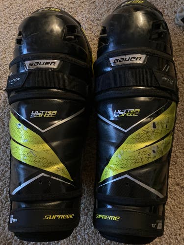 Bauer  Supreme ultrasonic Shin Pads