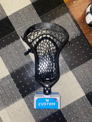 *ECD STRUNG* Lightly Used Mirage 2.0 with pedestal