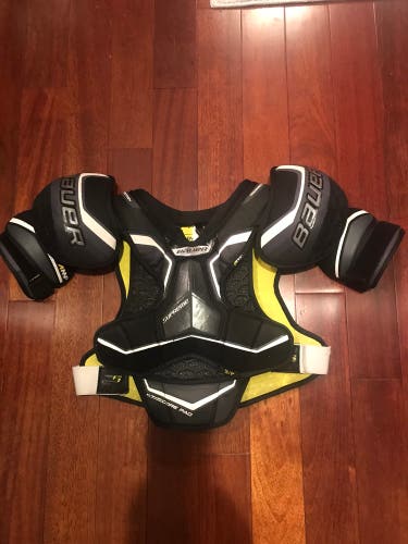 Used Bauer Supreme 2S hockey shoulder pads- Sr.Sm