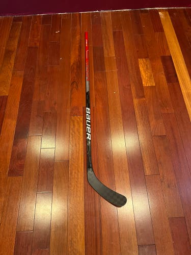 Senior Left Hand P92 Vapor Hyperlite Hockey Stick