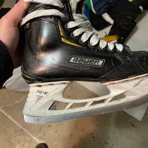 Used Bauer Regular Width Size 5 Supreme 2S  Hockey Skates