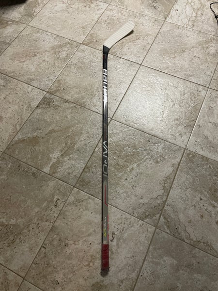 Intermediate Used Right Handed Bauer Vapor Hyperlite Hockey Stick P88