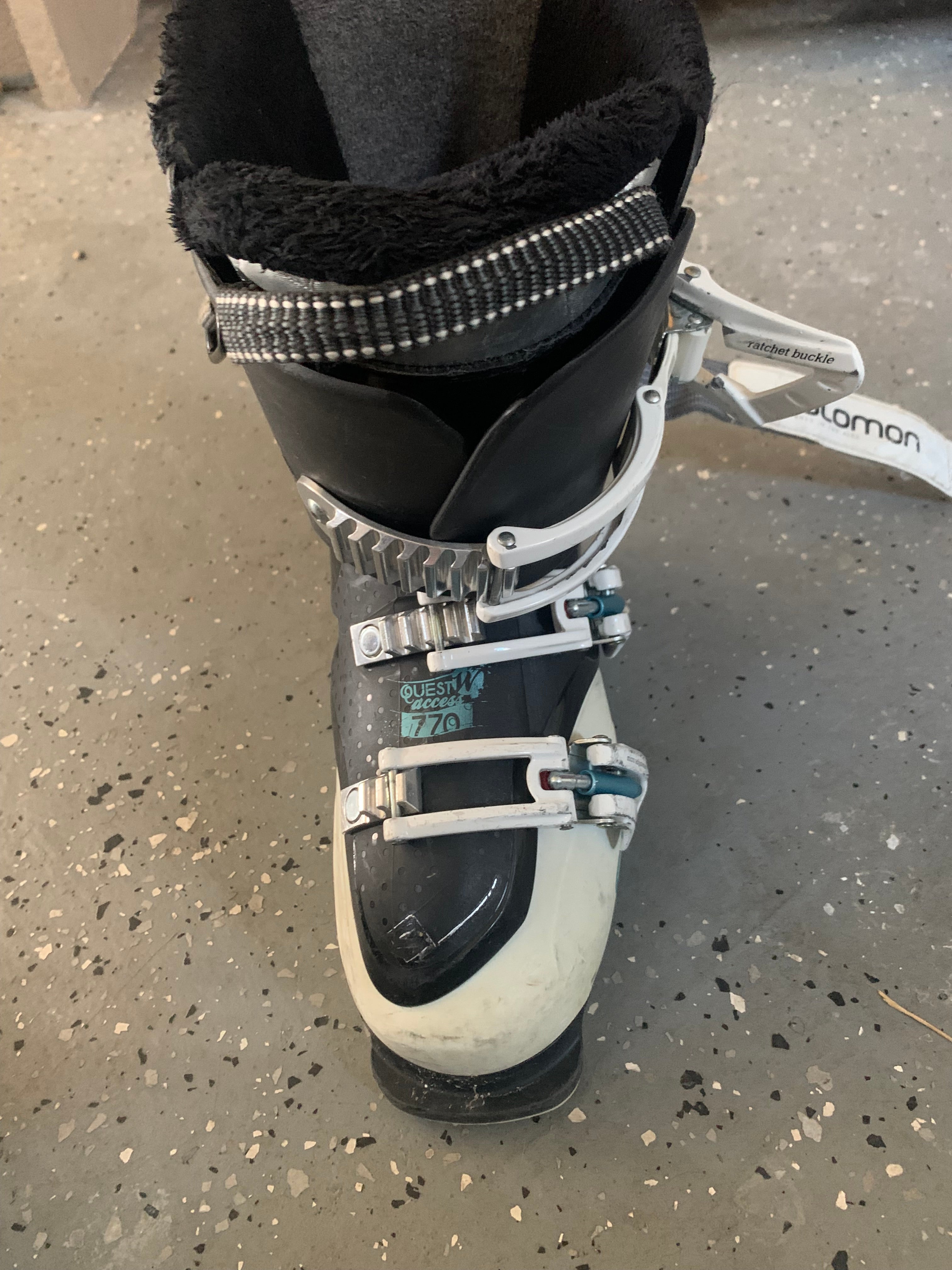 Women's Used Salomon All Mountain Quest Access Ski Boots Medium Flex |  SidelineSwap