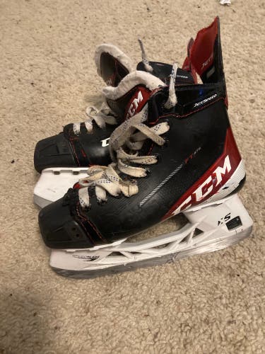 Used CCM Regular Width Size 3.5 CCM Jetspeed FT475 Junior Ice Hockey Skates Hockey Skates