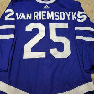 JAMES VAN RIEMSDYK 17'18 Blue Toronto Maples Leafs Photomatched Game Worn Jersey