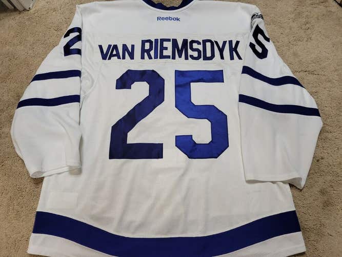 JAMES VAN RIEMSDYK 16'17 away Toronto Maples Leafs Photomatched Game Worn Jersey