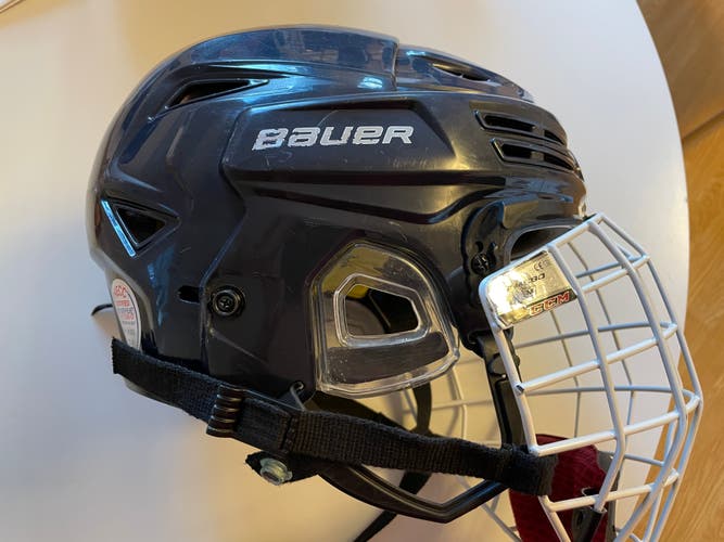 Bauer Re-Akt 200 helmet with cage- used- senior Medium- Blue
