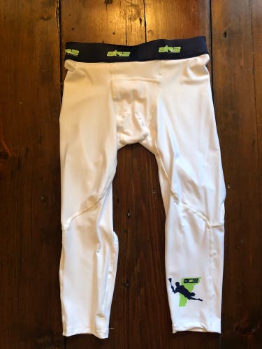 Brand New Men’s Medium Lax.com 802 Lacrosse 3/4 Compression Leggings White