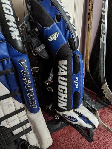 New 33" Vaughn Vision 9400 Goalie Leg Pads