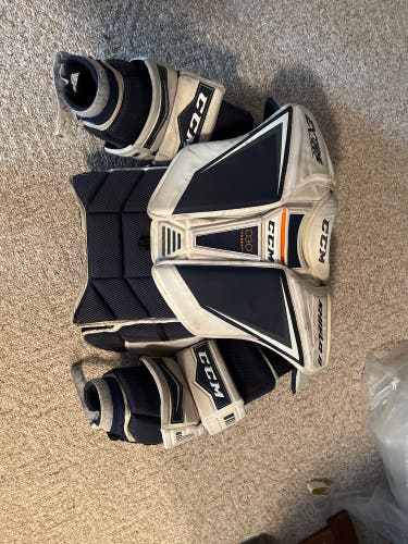 Medium CCM  Extreme Flex Shield 2 Goalie Chest Protector