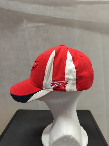 Reebok Detroit Red Wings Locker Room Slouch Adjustable Hat - Red
