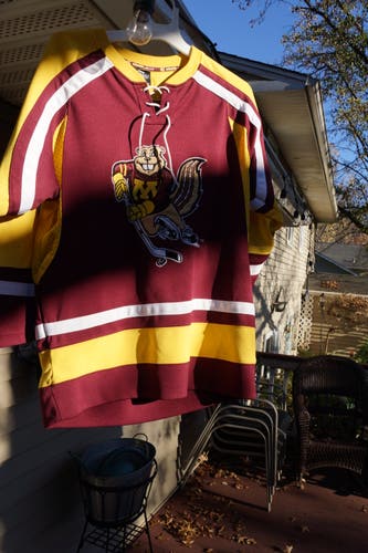 Minnesota Gophers Gold Used Youth Medium Jersey