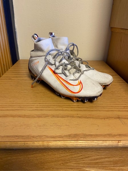 White Adult Unisex Used Size 9.5 (Women's 10.5) Molded Cleats Nike Vapor untouchable pro 3 Cleats