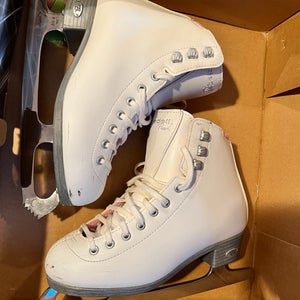 Used Riedell Size 3 Figure Skates W/custom Rockerz skate guards