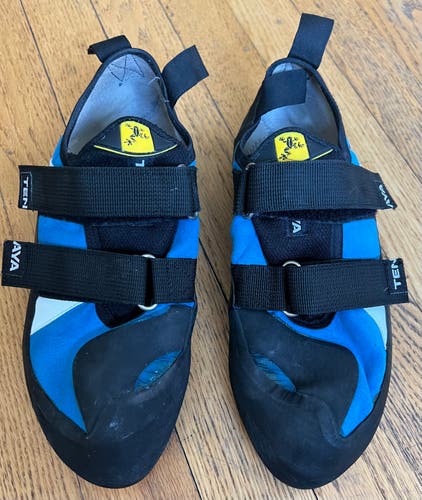 Blue Unisex Used Shoes