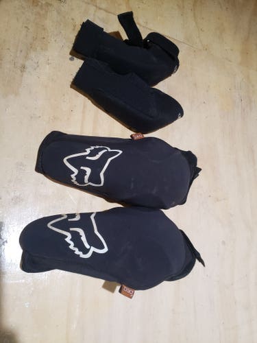 Used Fox Launch knee pads