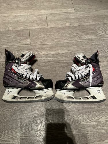 Used Bauer Regular Width Size 6 Vapor X60 Hockey Skates