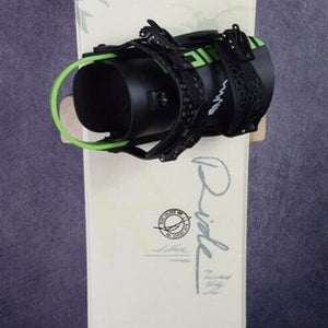 NEW RIDE SOLACE SNOWBOARD SIZE 146 CM WITH CHANRICH MEDIUM/ LARGE BINDINGS