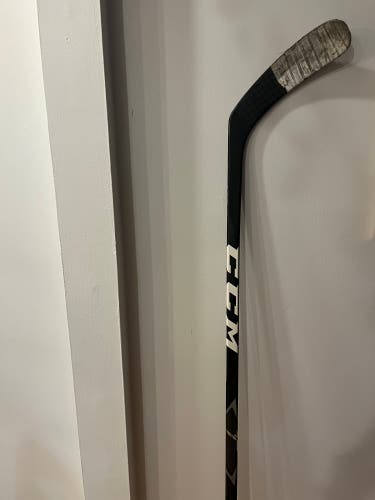 Intermediate Right Handed  Tacks 9080 Hockey Stick