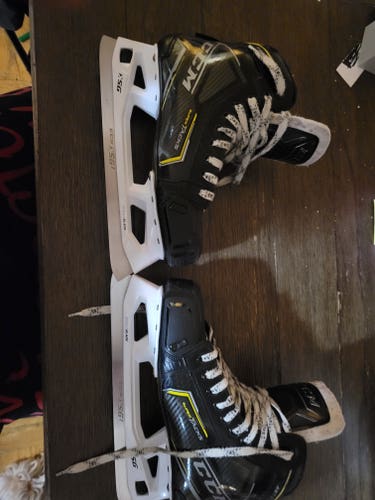 Senior Used CCM Super tacks 9370 Hockey Goalie Skates Regular Width Size 10