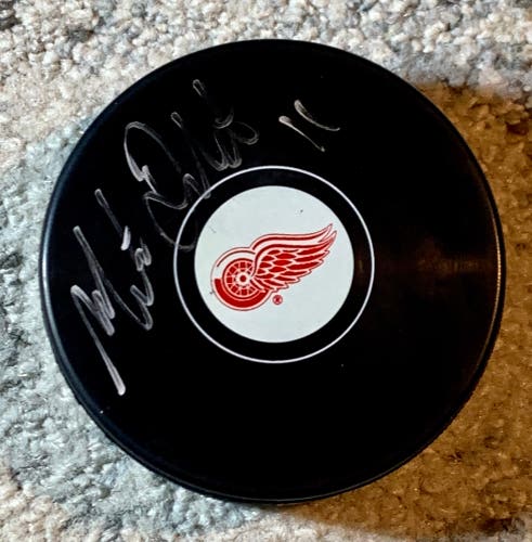 Mathieu Dandenault signed Detroit Red Wings logo puck