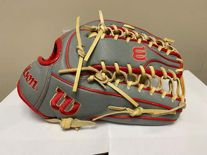 Brand New without tags Wilson A2000 OT7 SuperSkin Outfield Baseball Glove 12.75" WBW1001041275