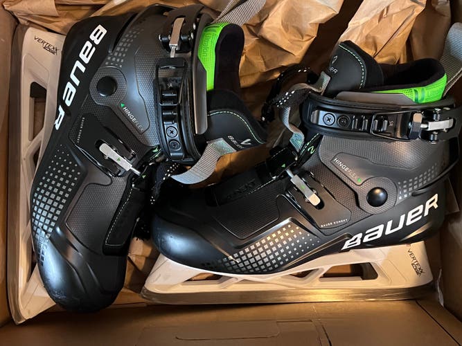 Like New Bauer Regular Width Size 7 Konekt Goalie Skates. Comes With 3mm And 4mm Steel.