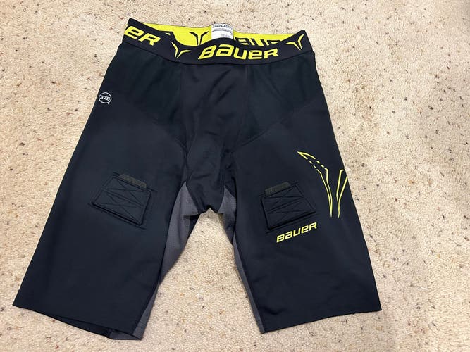 Bauer Compression Hockey Shorts W/Velcro And Cup