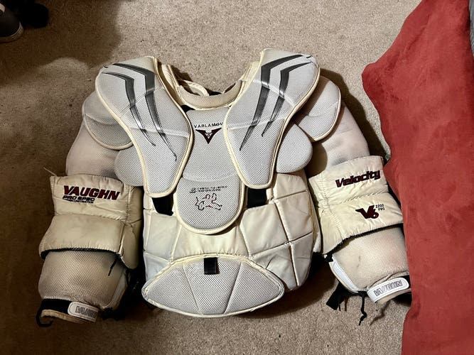 Vaughn pro return chest protector XL Varly