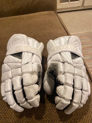 Used Maverik Max  Gloves