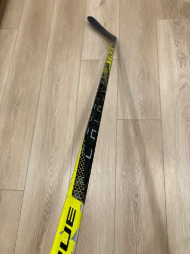 True Left Hand TC2.5  Catalyst 9X Hockey Stick 50 Flex