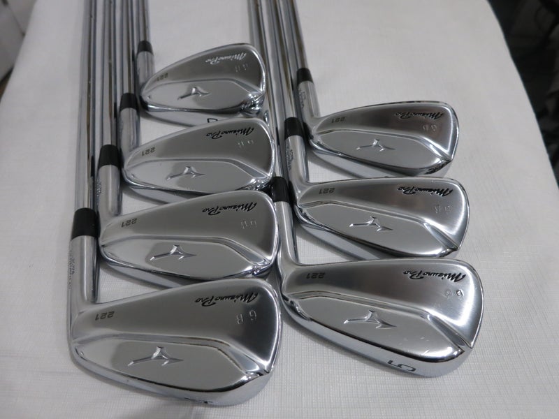 Mizuno Pro 221 Iron Set MP-221 - 4-PW - Dynamic Gold Tour Issue S400 Stiff Steel