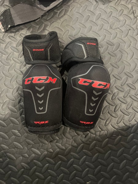 Used Medium CCM RBZ 130 Elbow Pads