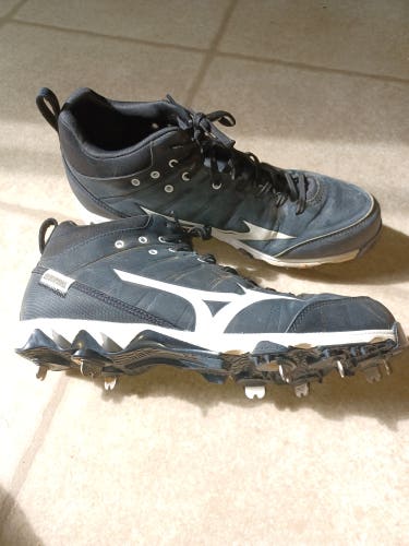Black Used Size 10 (Women's 11) Metal Mizuno High Top