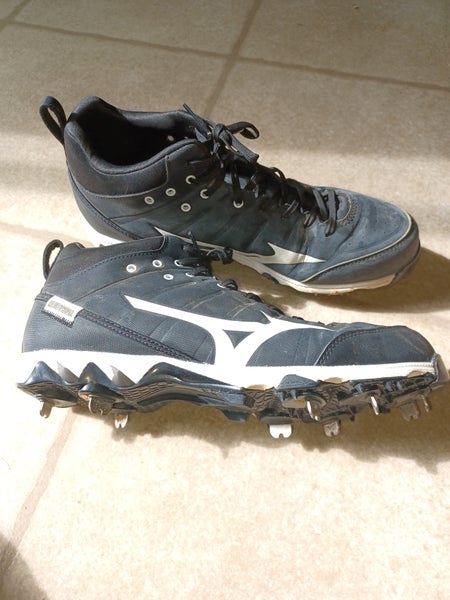 Black Used Size 10 (Women's 11) Metal Mizuno High Top