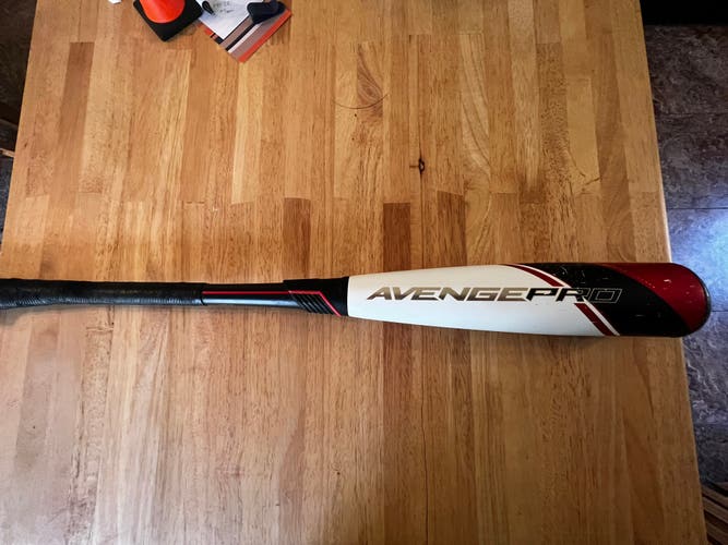2022 Composite (-10) 19 oz 29" Avenge Pro Bat