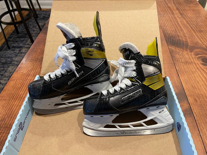 Used Bauer Regular Width Size 13.5 Supreme 3S Hockey Skates