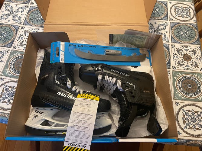 New Senior Bauer Size 9 Fit 2 Supreme Mach Skate With LS Pulse Ti Steel