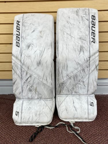 Used Senior Bauer Supreme  XS (32") Goalie Pads