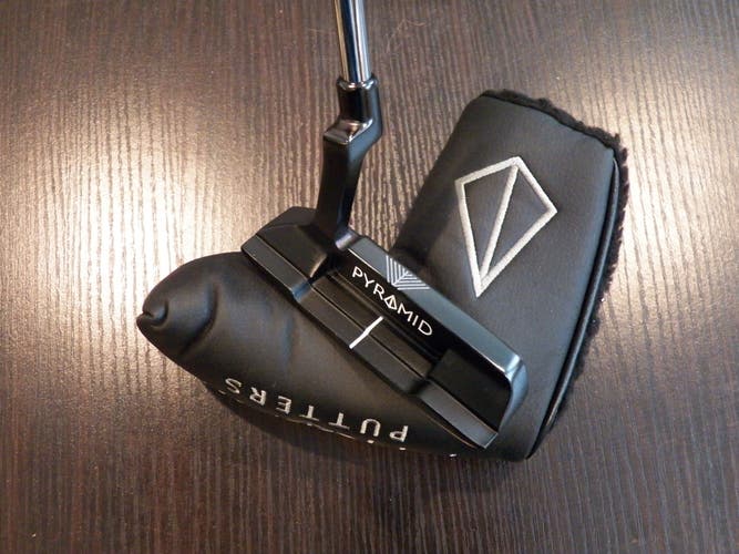 RIGHT HAND PYRAMID AZTEC SERIES AZ-1 BLADE GOLF PUTTER 33" H/C INCLUDED