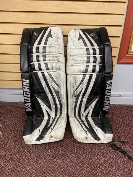 Used Vaughn Velocity V4 34" + 1 Goalie Pads