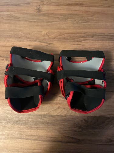 Used Vaughn V4 Knee Guards