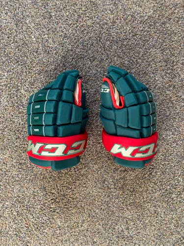 Used Minnesota Wild CCM HG4RXP Gloves 14" Pro Stock