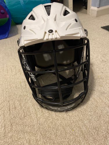 Used Player's Cascade CLH2 Helmet