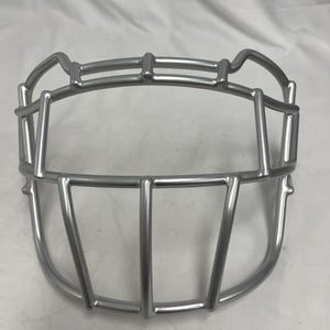 Schutt VENGEANCE V-EGOP-II Adult TRAD Football Face Mask In Metallic Silver. ￼