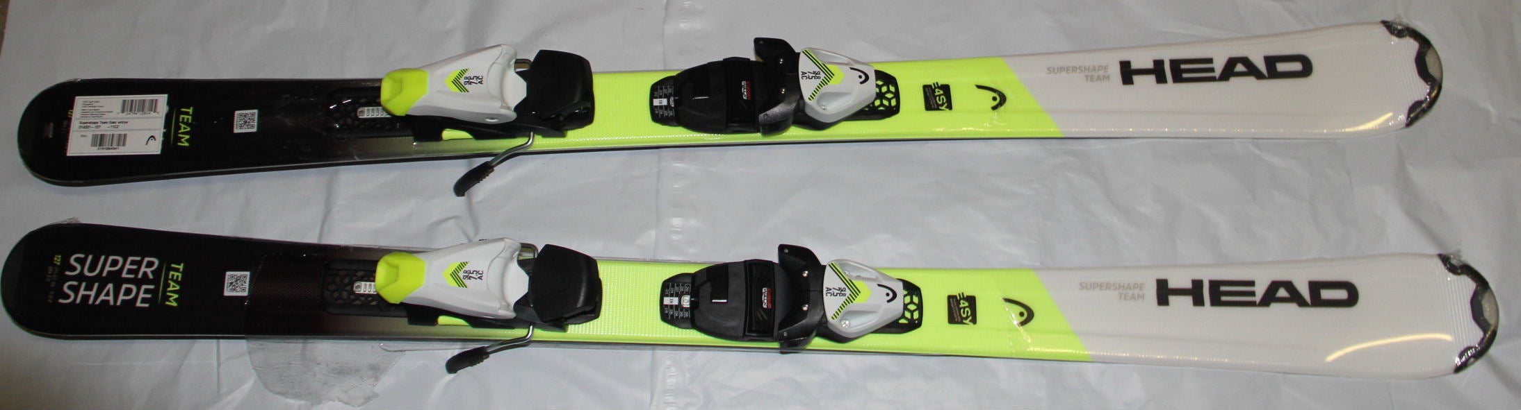 NEW 2023 HEAD Supershape Skis 137cm Junior + SLR7.5 AC size adjustable Bindings
