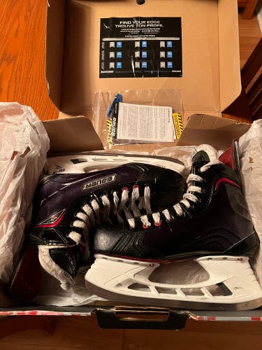 Senior Used Bauer Vapor X800 Hockey Skates Regular Width D Size 10.5 With Original Box