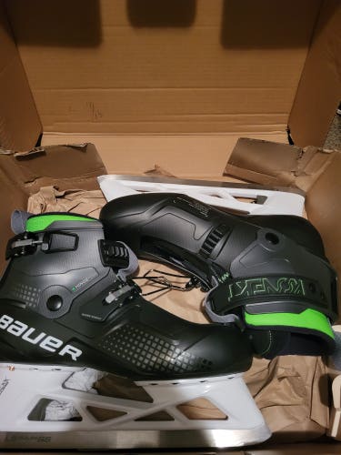 Senior New Bauer Konekt Hockey Goalie Skates Regular Width Size 10