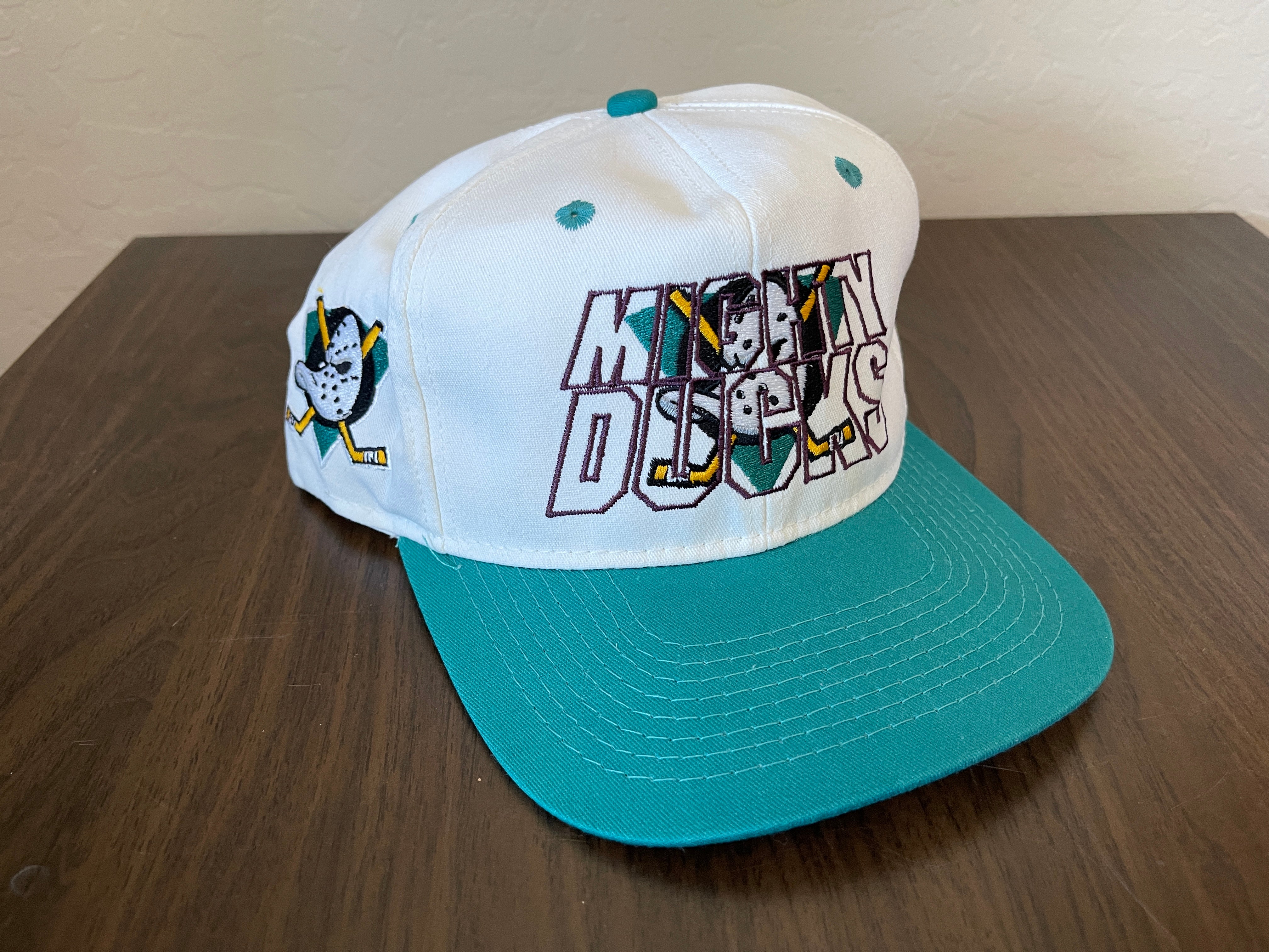 Vintage MIGHTY DUCKS Snapback by Pro One / 90s NHL Sports Cap 