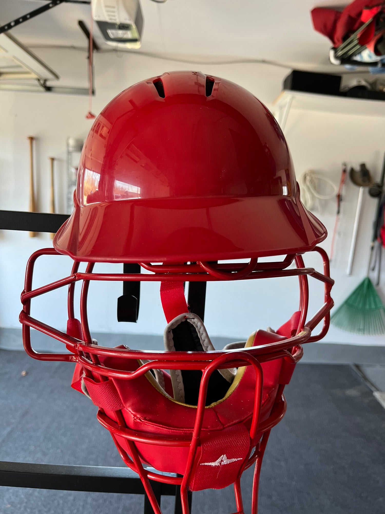 Catcher's Helmets, Skull Caps & Facemasks